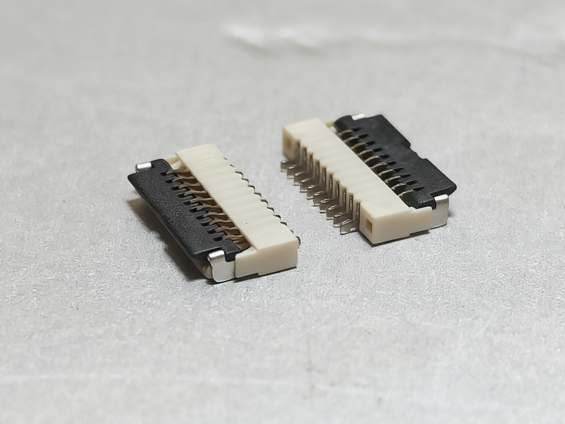 FPC0.5MM间距10P前插前翻盖卧贴下接式 H=1.0(0510)-东莞市精莱电子有限公司