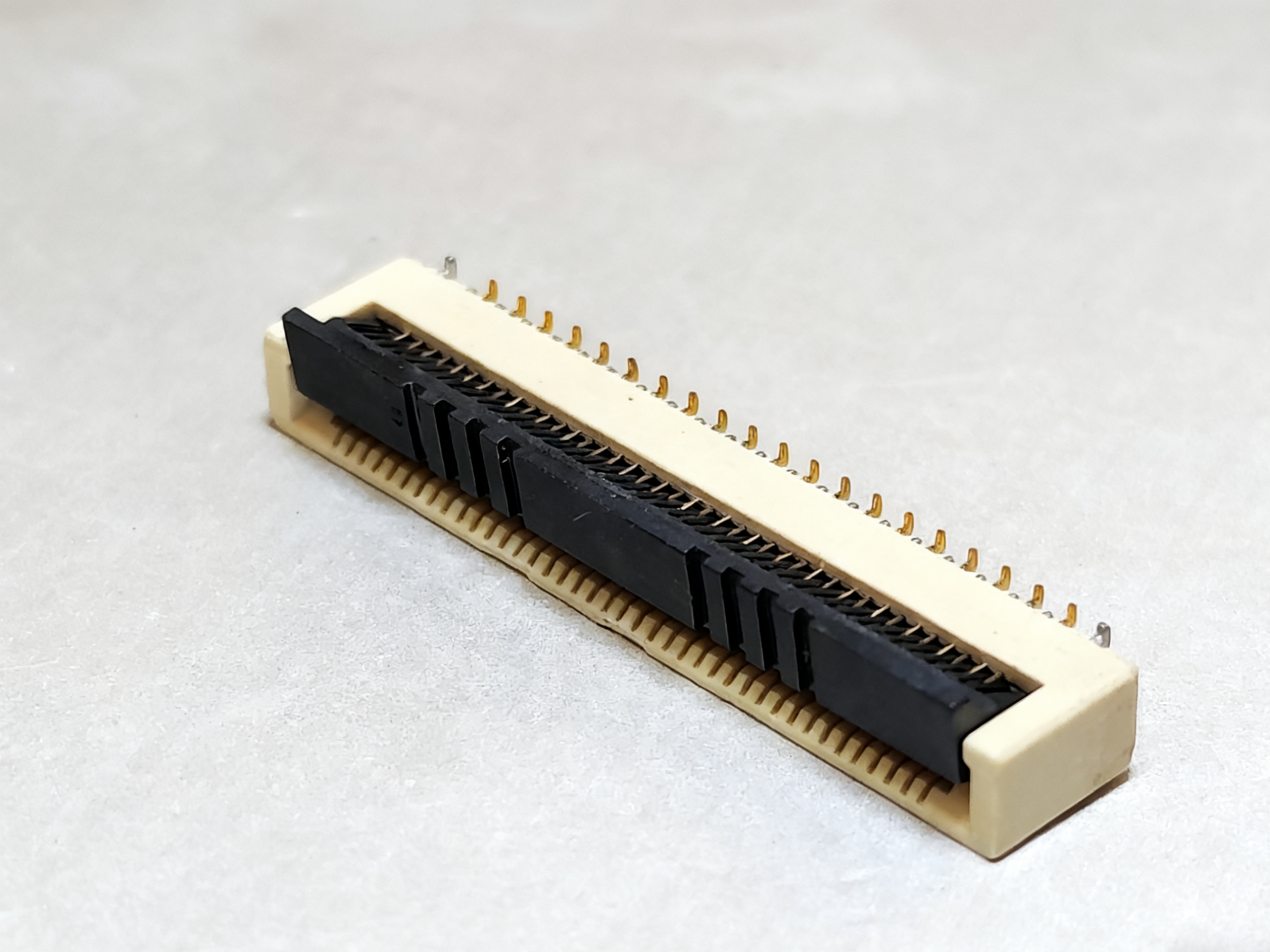 FPC0.5PITCH 翻盖立式Connector